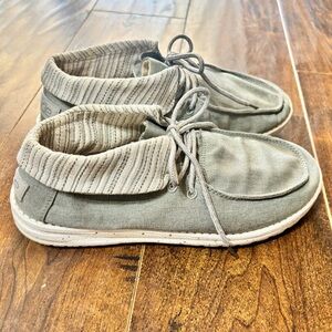 Hey Dude Womens Britt High Tops - Size 9